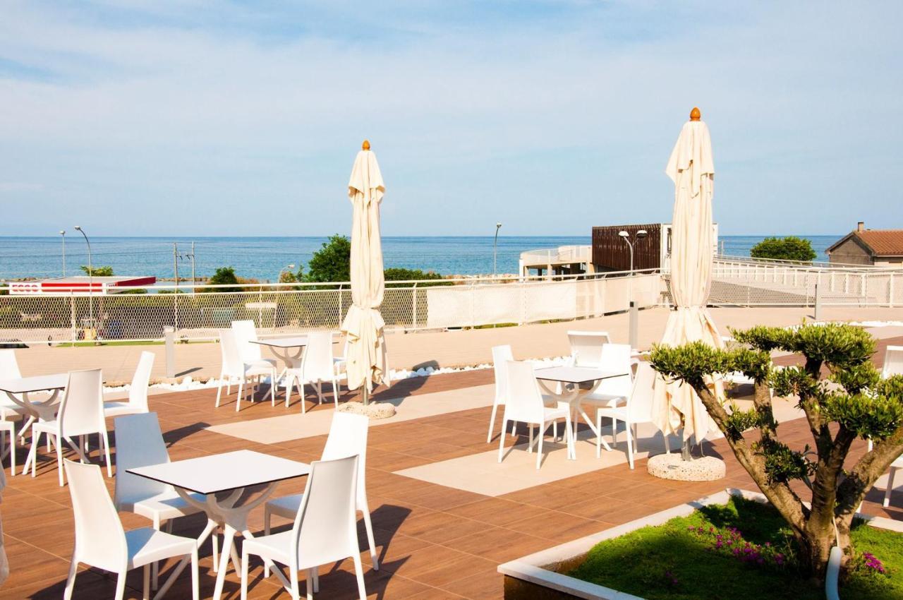 Ambruosi Village Resort & Spa Massignano Exterior foto